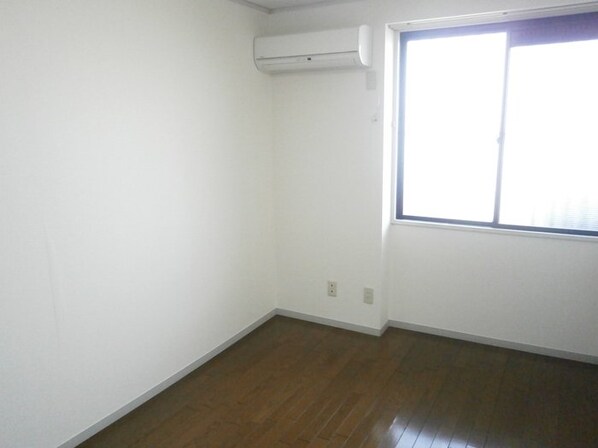 グローリアスハイツの物件内観写真